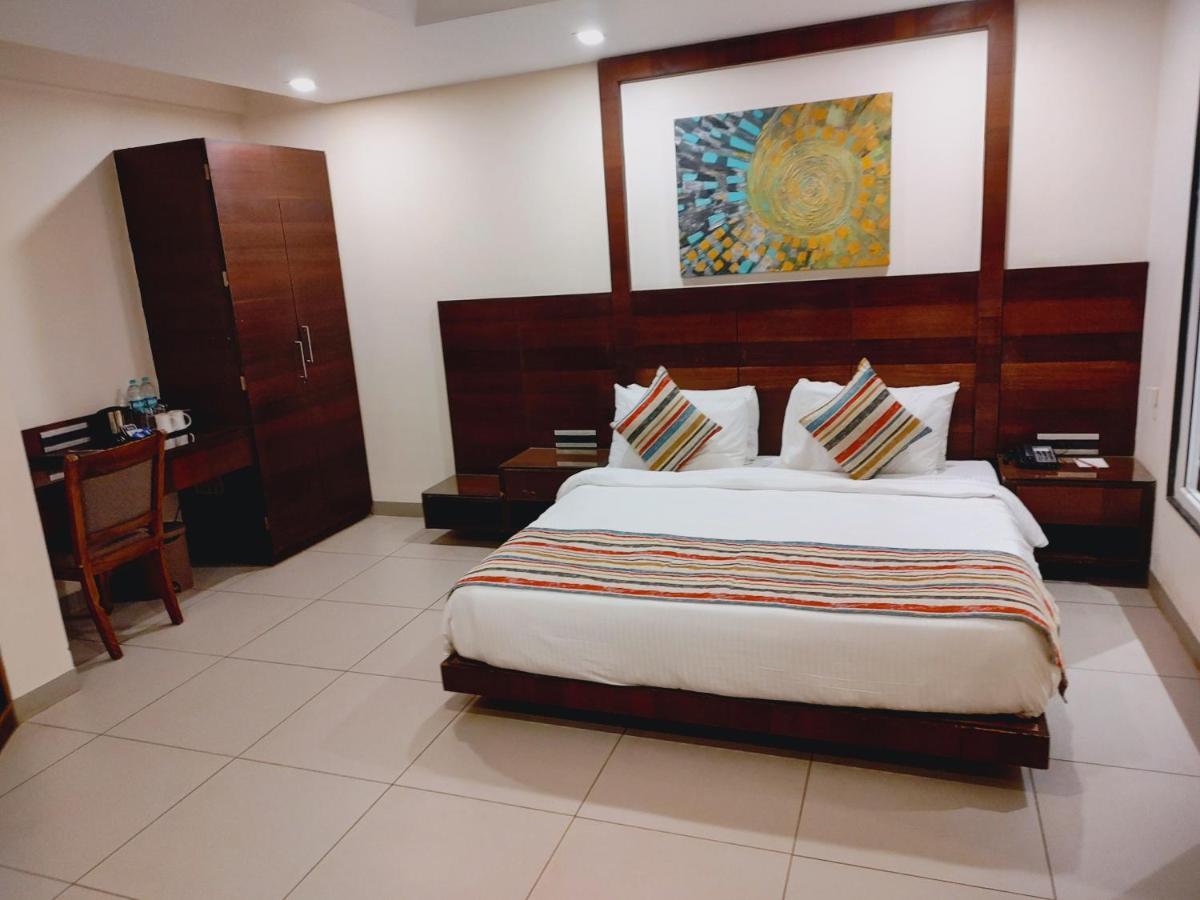 Regenta Central North Goa, Arpora Extérieur photo