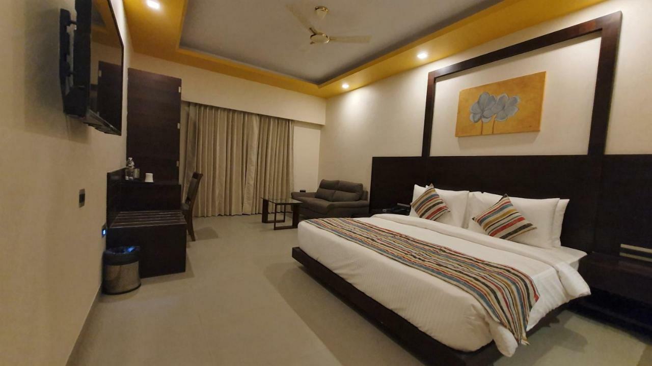 Regenta Central North Goa, Arpora Extérieur photo